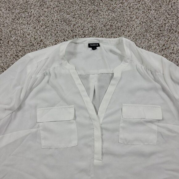 Torrid Shirt Womens 1 White Blouse Roll Tab 3/4 Sleeve Pockets Button Up V Neck - Picture 3 of 8